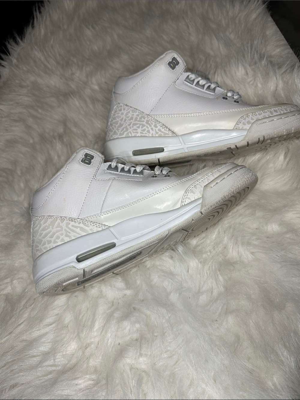 Jordan 3 Kids White & Cream Sneakers - Picture 5 of 6
